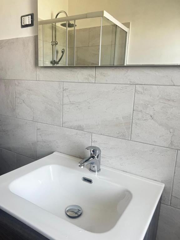 Shiva House Hotel Наполи Екстериор снимка