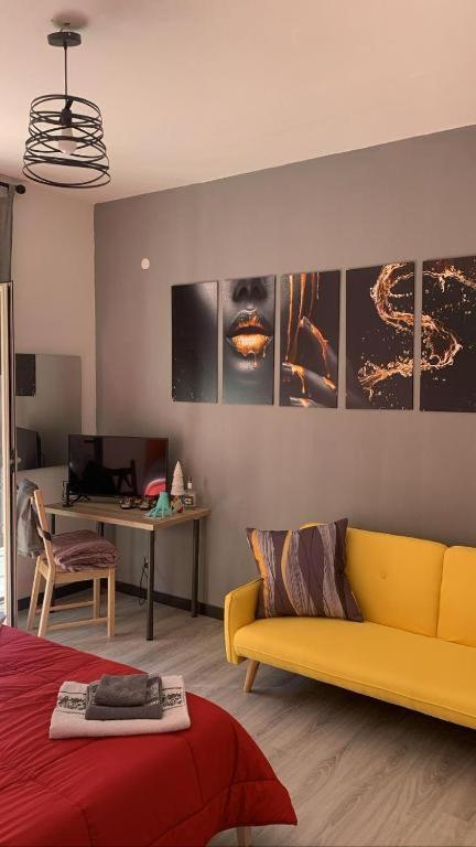 Shiva House Hotel Наполи Екстериор снимка